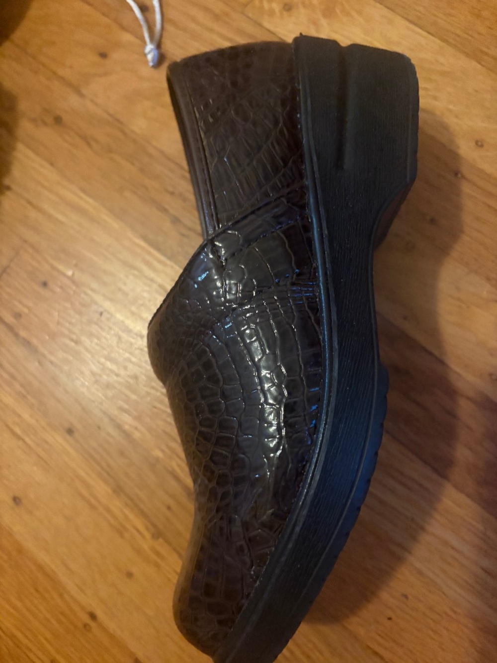 Rasolli Dark Brown Faux Crocodile Patent Leather Slip-On Comfort Clogs Size 6